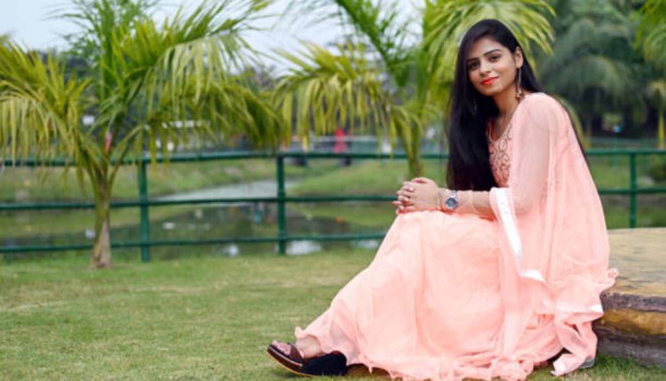 Lucknowi Dress - A Delicate Vision of Beauty