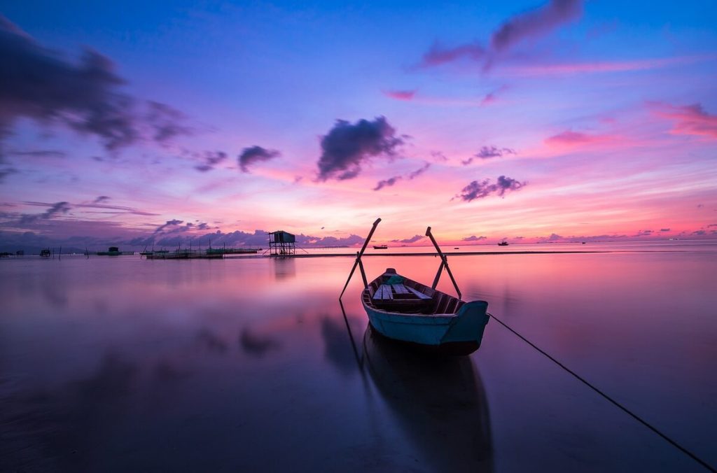 boats to live on for sale