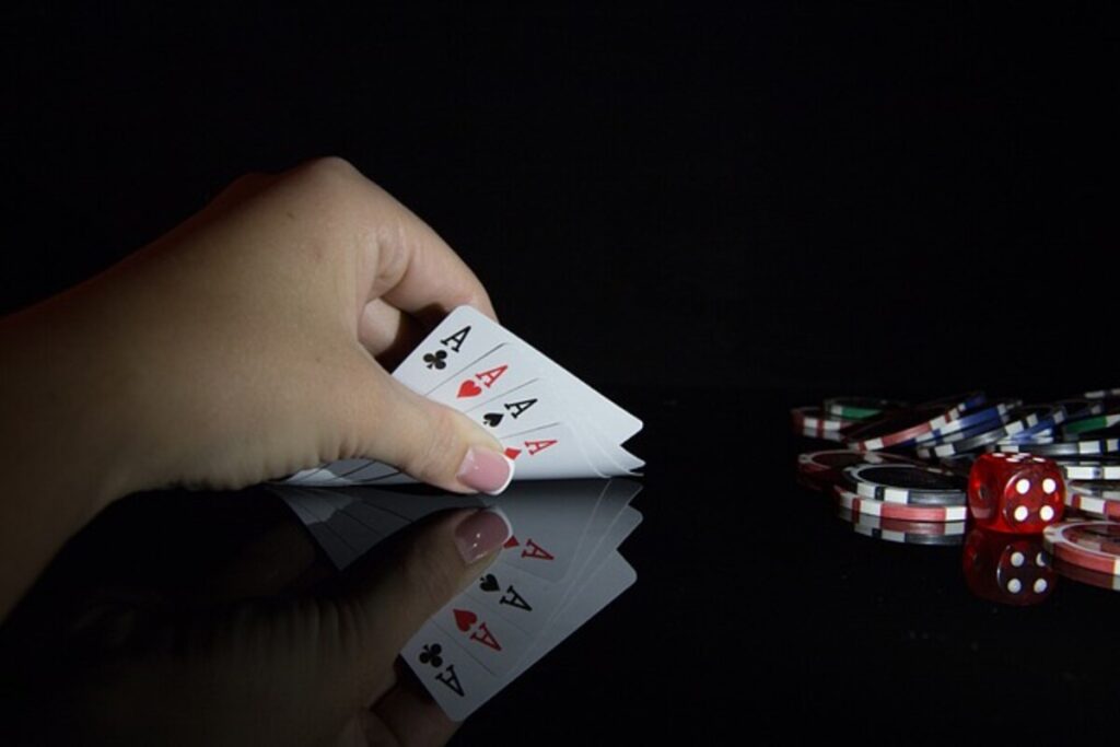 cards 6756531 640
