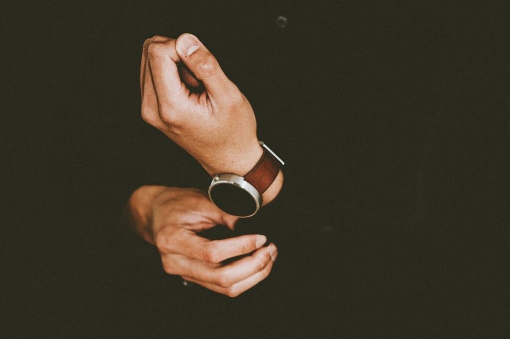 hands 1866619 1280