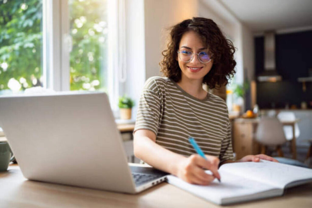 Methods for Successfully Completing Online Programs