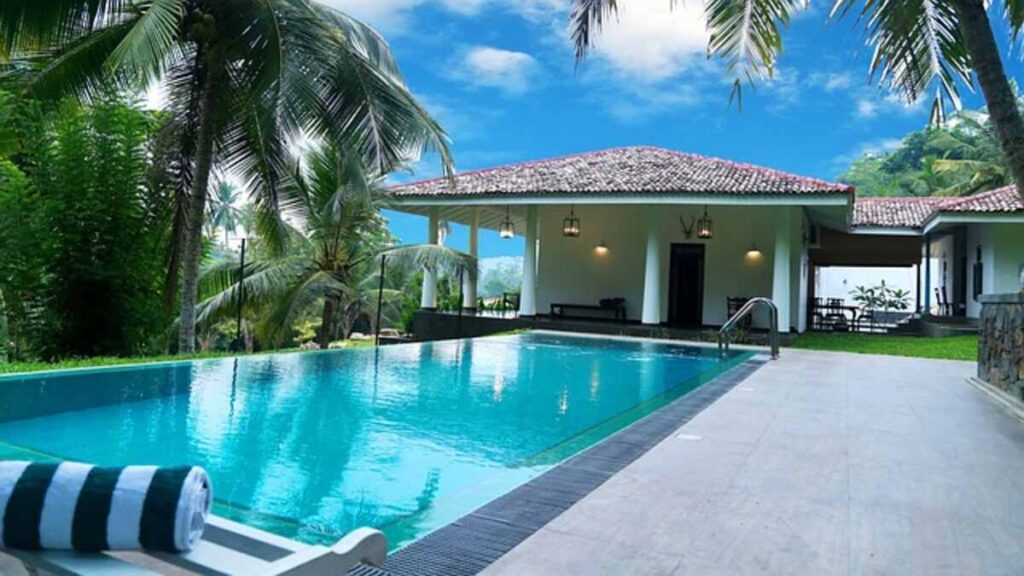 Top Signs Your Pool Deck Needs Professional Repair in Chandler