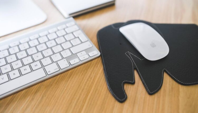 Large mouse pad for gamers